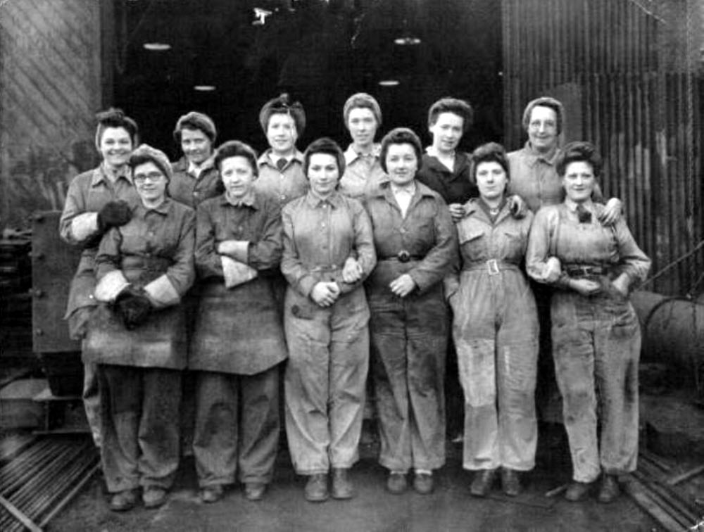 Munitions Workers at Charles Roberts during WW2